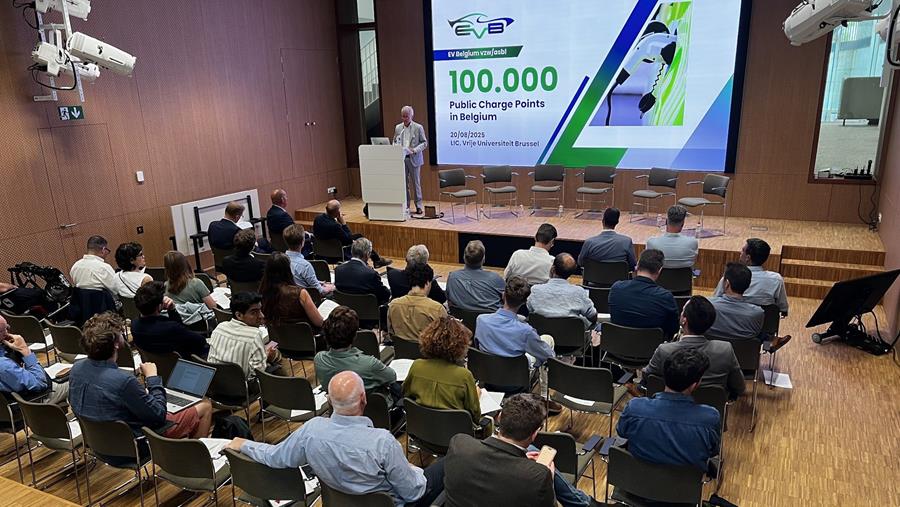 België viert 100.000 publieke laadpunten