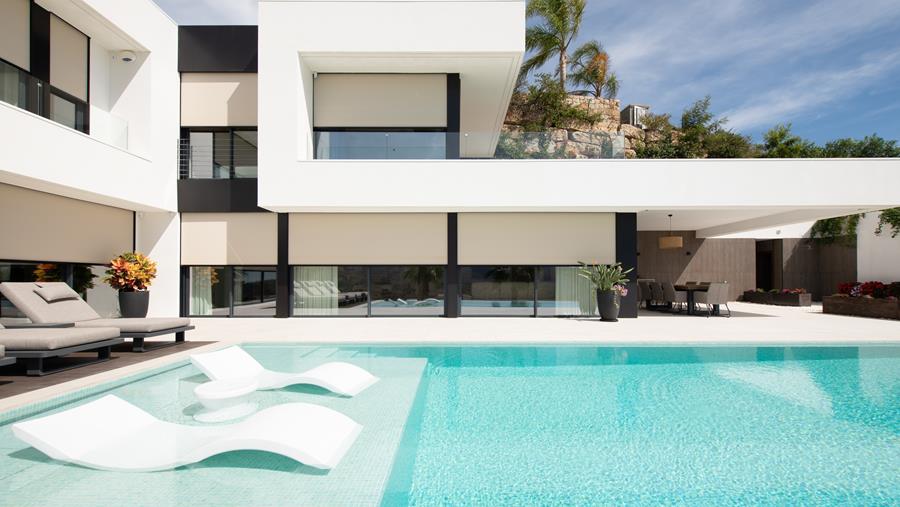 Luxueuze vakantievilla met weids uitzicht en aangenaam binnenklimaat