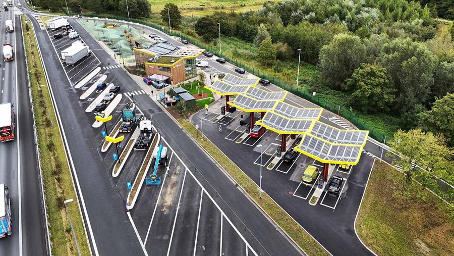 Fastned inaugure ses stations phare à Gentbrugge
